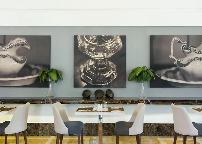 Hotel Seda Ayala Center 5*