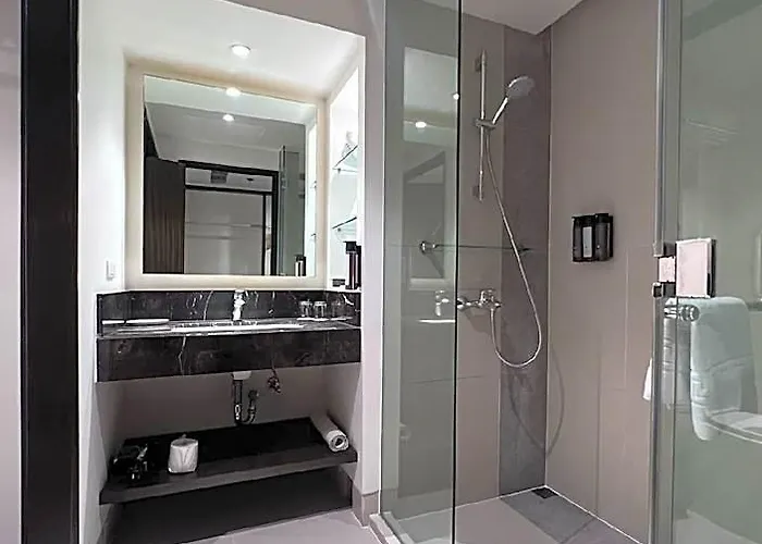 Hotel Seda Ayala Center 5*