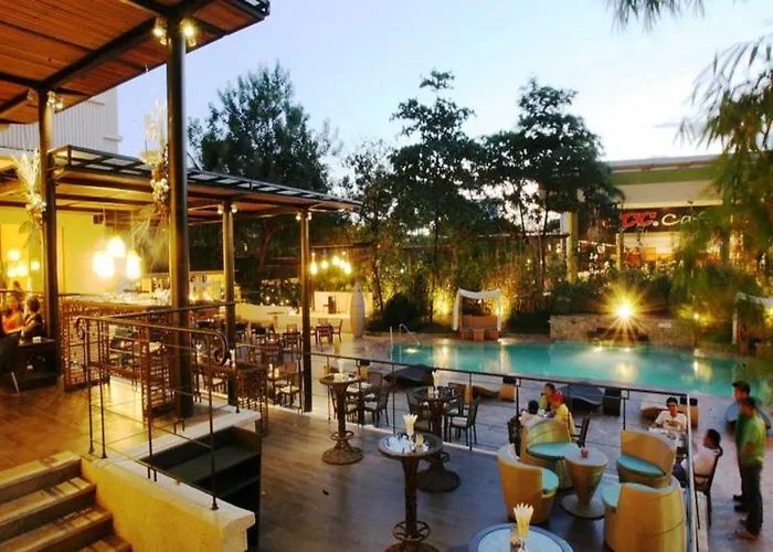 Hotel Seda Ayala Center 5*