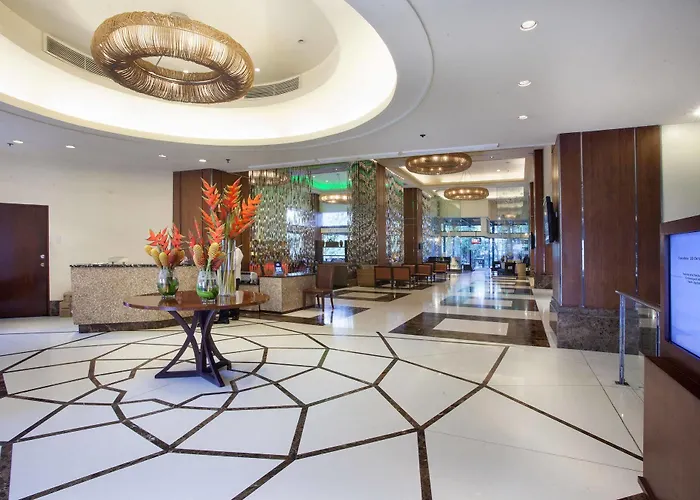 Hotel Seda Ayala Center 5*